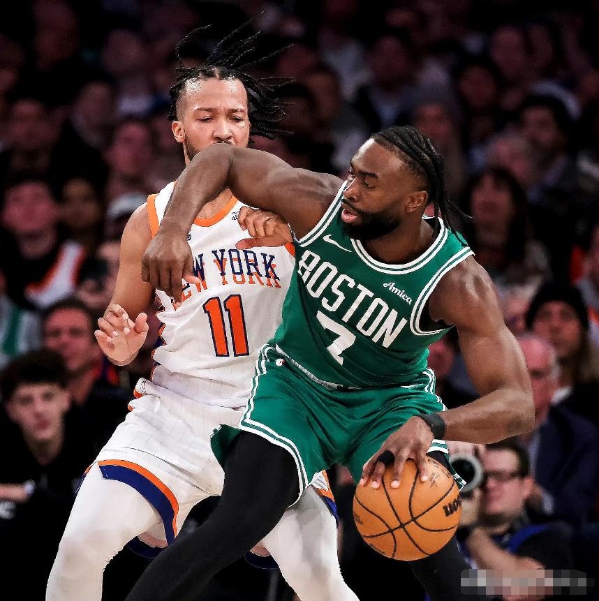 开云-包含塔图姆回归赛场，问鼎冠军首场状态亮眼，澳大利亚队观众沸腾！的词条