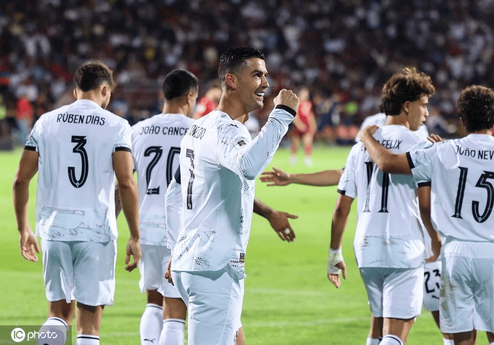 KY体育-C罗连续五场比赛得分超过势不可挡,掘金挑战极限!的简单介绍