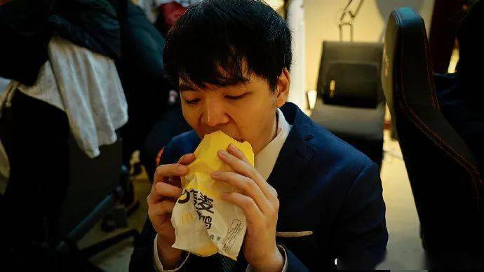 开云体育-Karsa在瑞士队比赛中挺进下一轮，挺进下一轮引发热议！的简单介绍